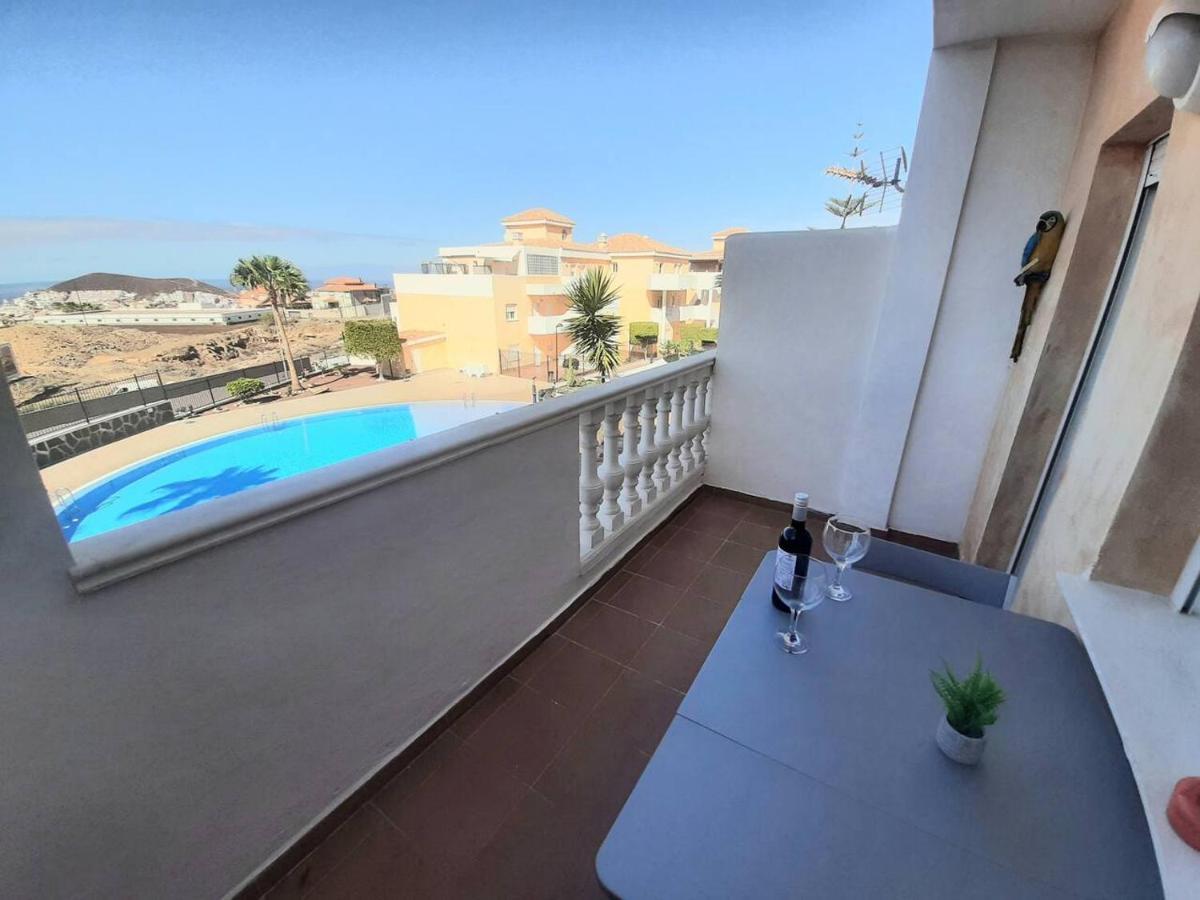 1 Bedroom Giuly Sea Views In Los Cristianos Los Cristianos  Extérieur photo