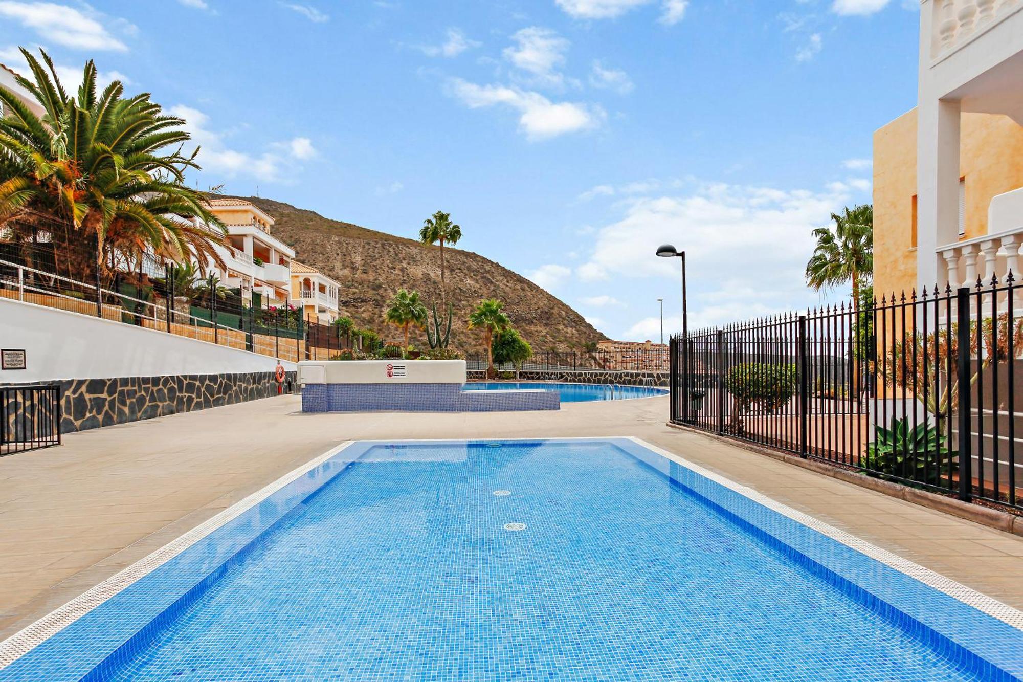1 Bedroom Giuly Sea Views In Los Cristianos Los Cristianos  Extérieur photo